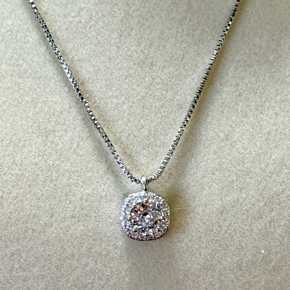 Unbranded Jewelry - Silver Tone Cubic Zirconia Pendant With Chain Necklace New